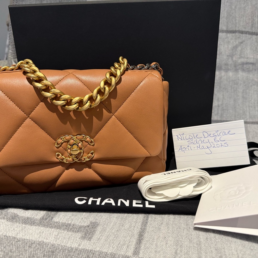 SOLD! ❤️ 🔥 Chanel 19 21P Caramel 🧡